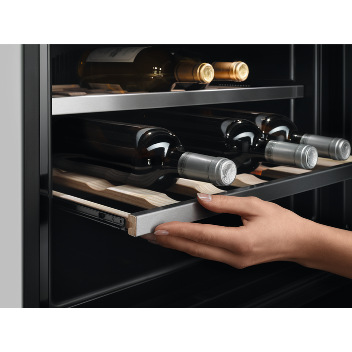 AEG - Small refrigerator - KWK884520T