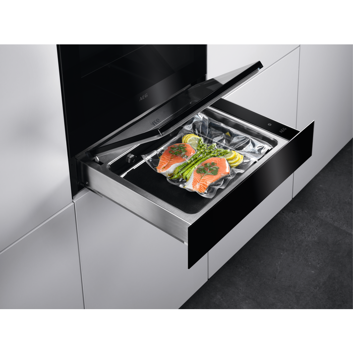 AEG - Integrated Vacuum Sealer - KDE911423B
