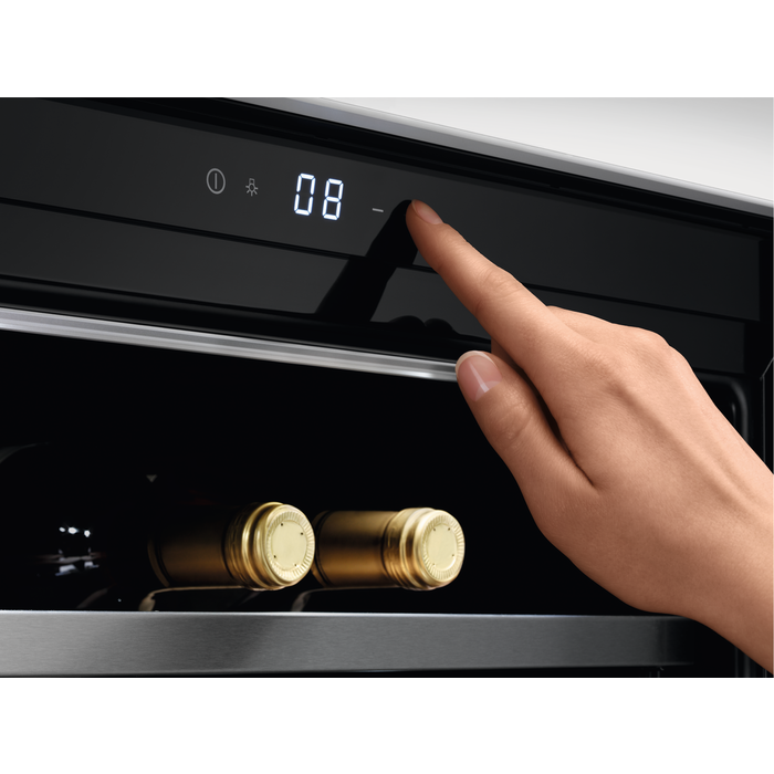 AEG - Small refrigerator - KWK884520T