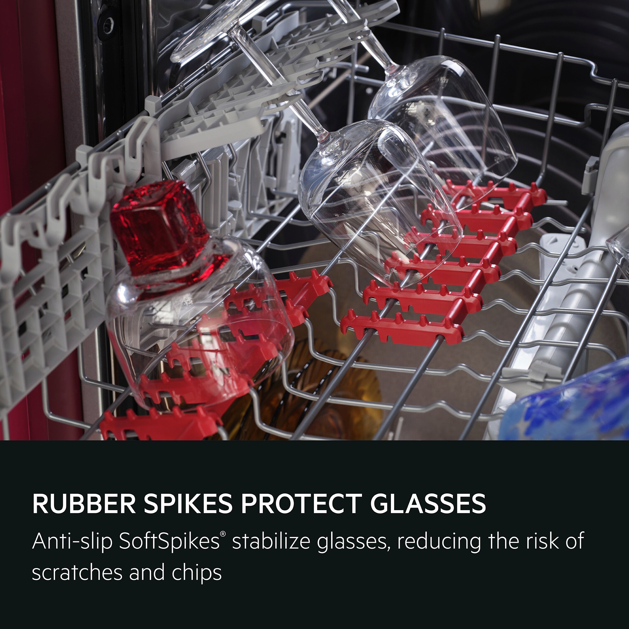 Rubber spikes protect glasses. Anti-slip SoftSpikes® stabilize glasses, reducing the risk of scratches and chips.