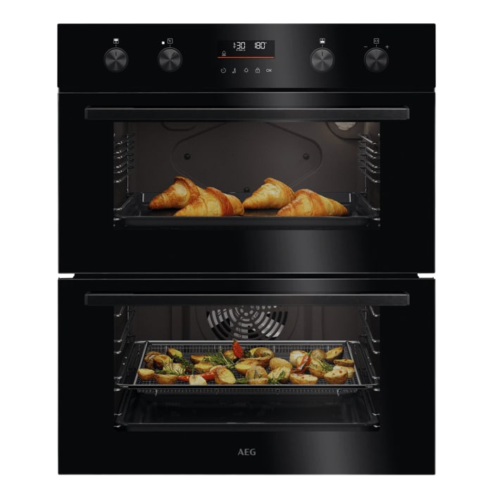 AEG 6000 SurroundCook Catalytic Built-under Oven DUK531160M