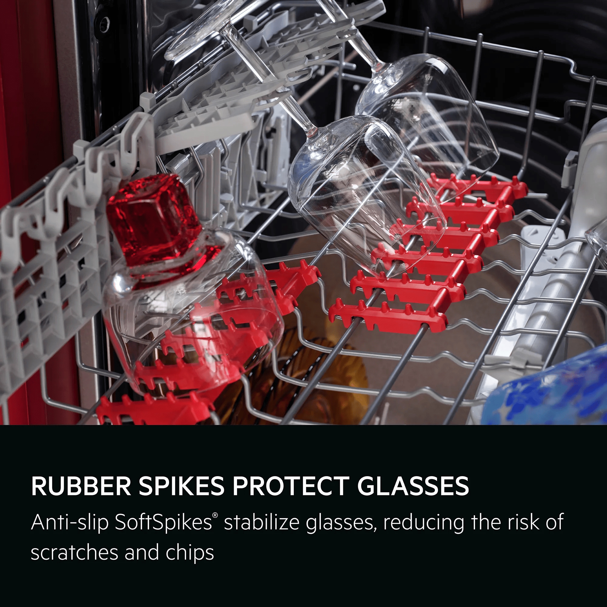 Rubber spikes protect glasses. Anti-slip SoftSpikes® stabilize glasses, reducing the risk of scratches and chips.