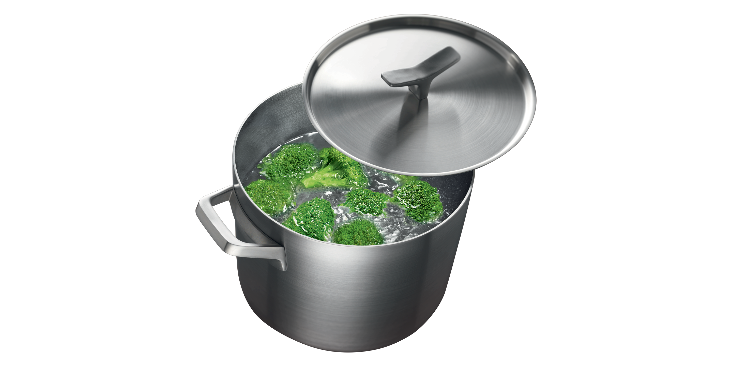 Broccoli boils in a Mastery Collection Stockpot
