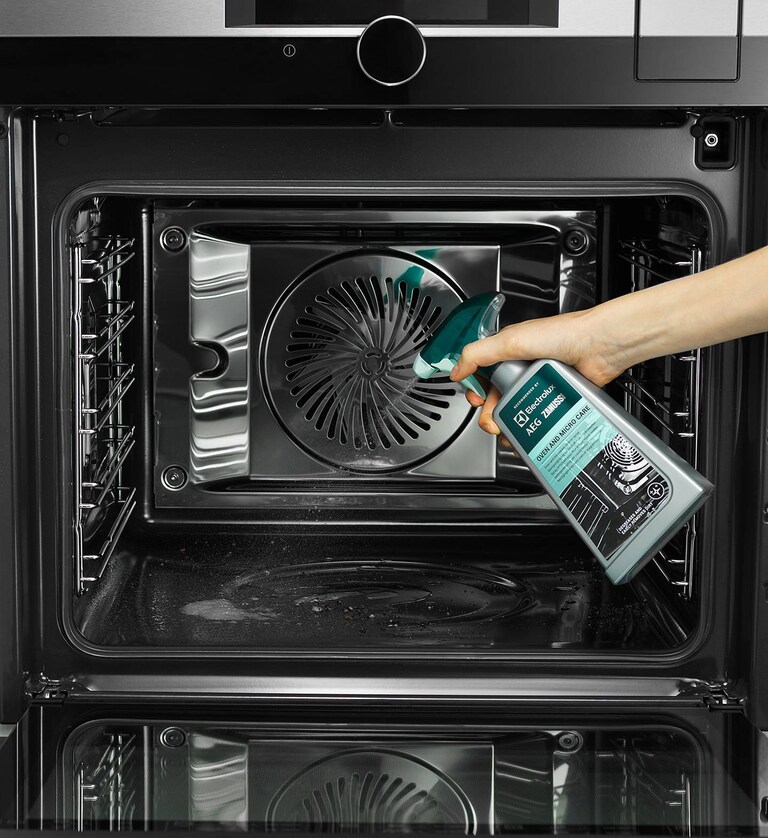 AEG cleaning spray for oven