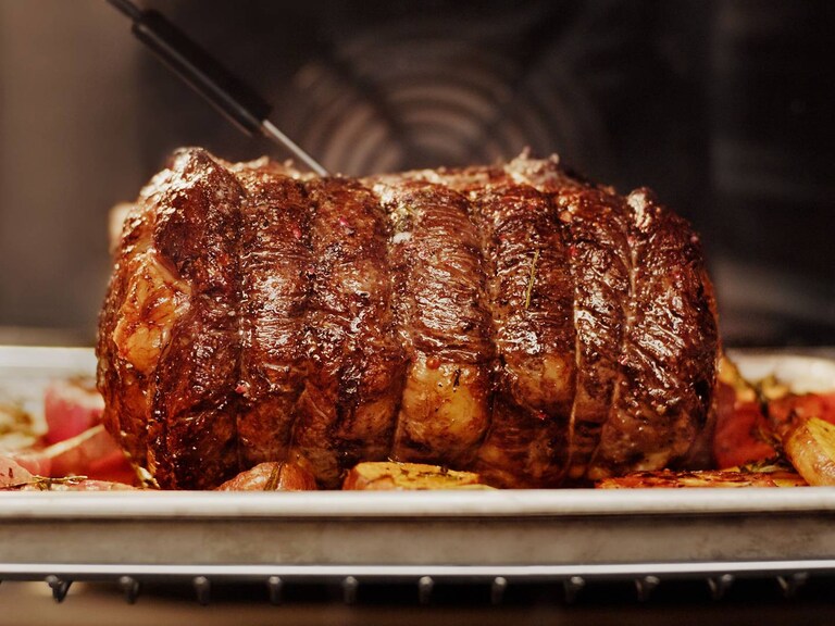 Vlees braden in de oven met een voedselsensor